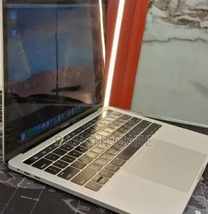 New Laptop Apple MacBook Pro 2016 8GB Intel Core i5 SSD 256GB