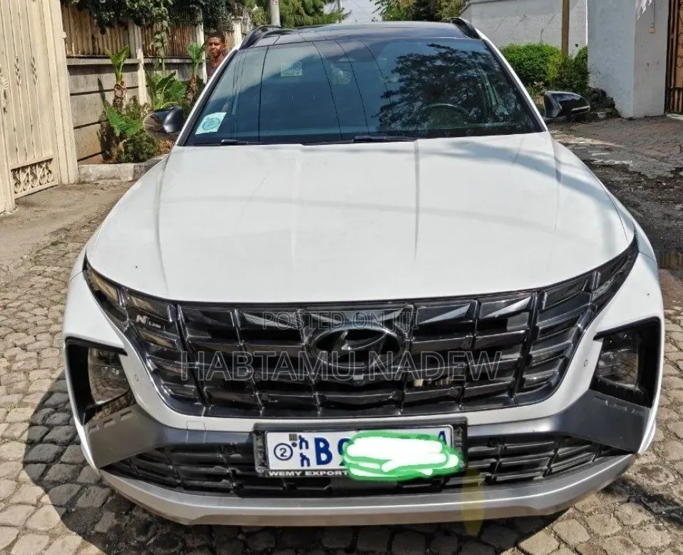 Hyundai Tucson 2022 White