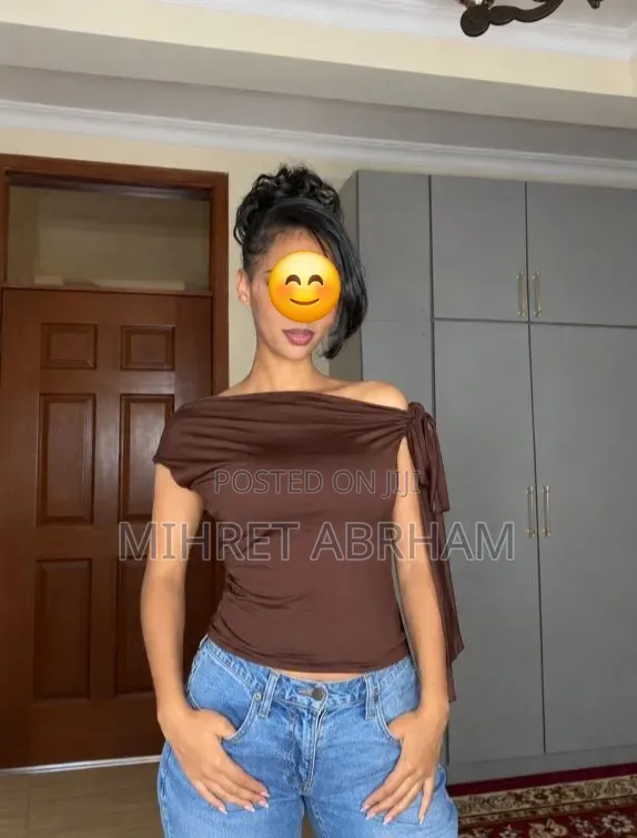 Off Shoulder Crop for Lady's