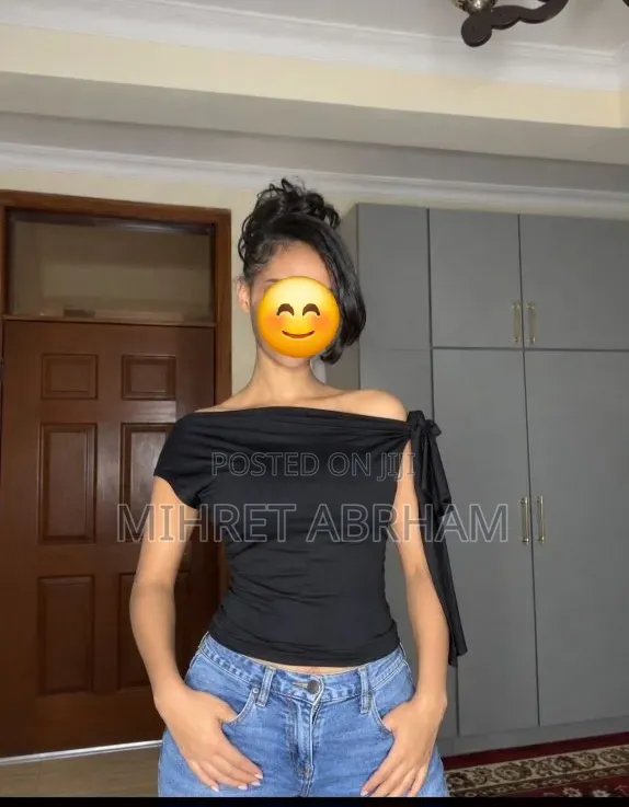 Off Shoulder Crop for Lady's