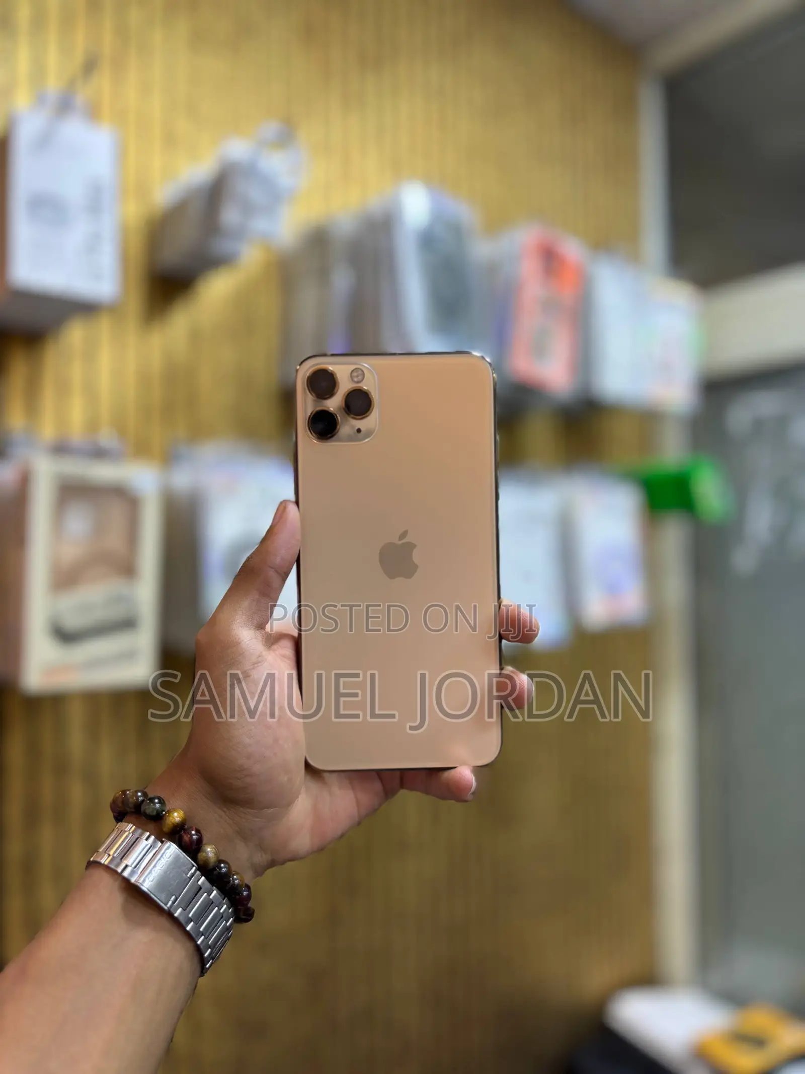 New Apple iPhone 11 Pro Max 64 GB Gold