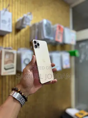 New Apple iPhone 11 Pro Max 64 GB Gold