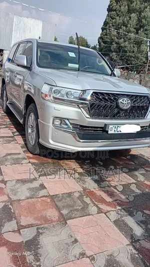 Toyota Land Cruiser 4.5 V8 TD 2019 Silver