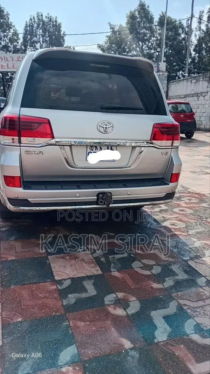 Toyota Land Cruiser 4.5 V8 TD 2019 Silver