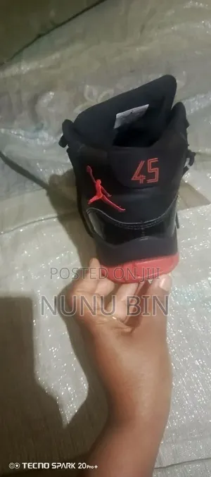 AIR Jordan 11