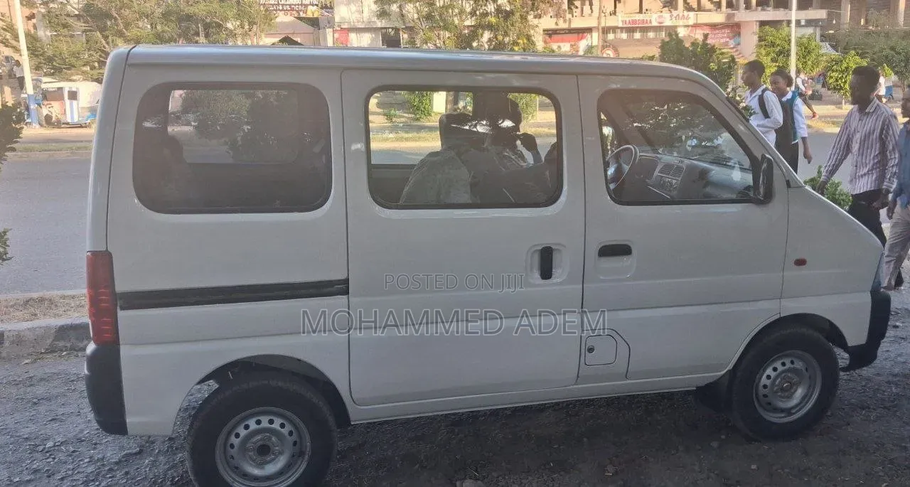 Suzuki Eeco 2025 White