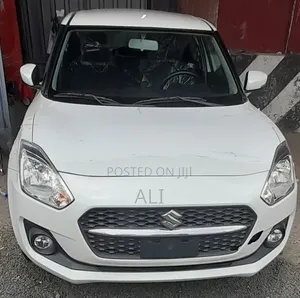 Suzuki Swift 2022 White