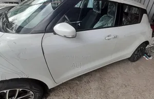 Suzuki Swift 2022 White
