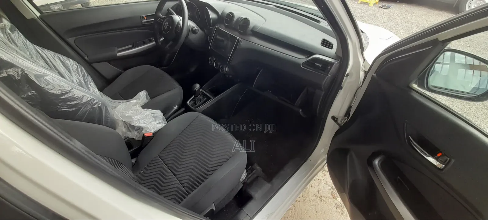 Suzuki Swift 2022 White