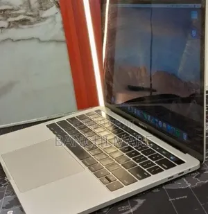 New Laptop Apple MacBook Pro 2016 8GB Intel Core i5 SSD 256GB
