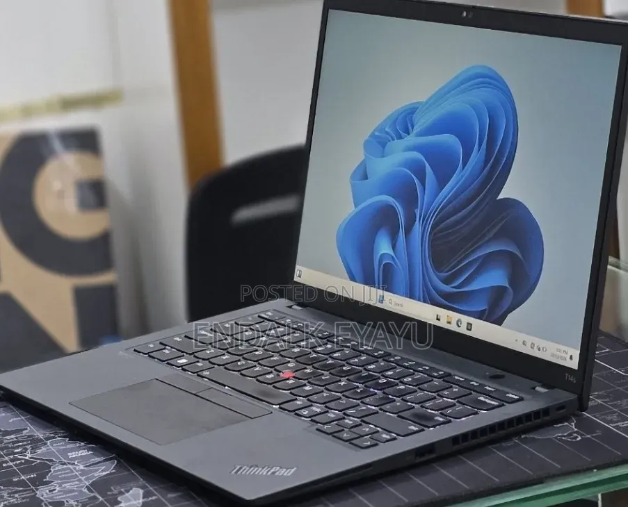 New Laptop Lenovo ThinkPad T14s Gen 1 16GB Intel Core i7 SSD 512GB