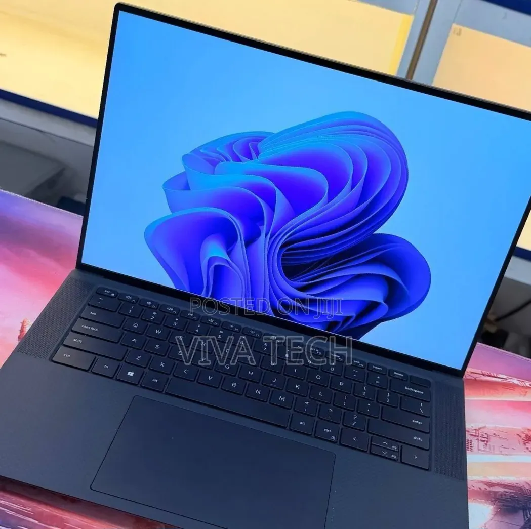New Laptop Dell Precision 5560 16GB Intel Core i9 SSD 512GB
