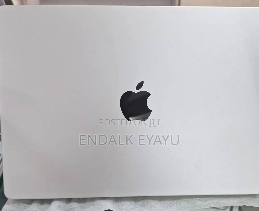 New Laptop Apple MacBook Pro 2024 M4 24GB Apple M4 Pro SSD 512GB