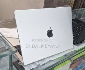 New Laptop Apple MacBook Pro 2024 M4 24GB Apple M4 Pro SSD 512GB