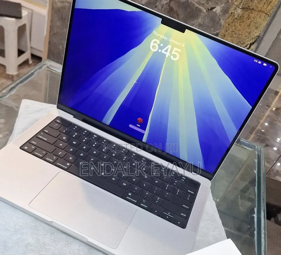 New Laptop Apple MacBook Pro 2024 M4 24GB Apple M4 Pro SSD 512GB