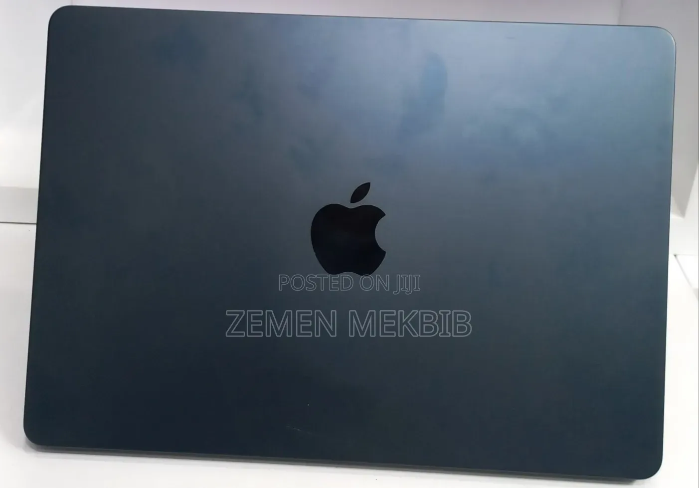 New Laptop Apple MacBook Air 2022 M2 8GB Apple M2 SSD 256GB
