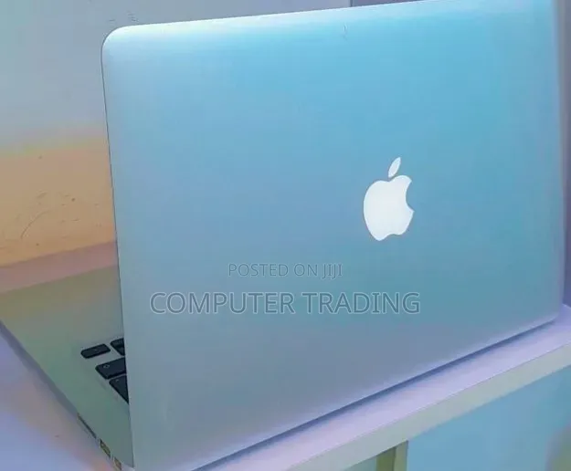 New Laptop Apple MacBook Air 2017 8GB Intel Core i7 SSD 256GB