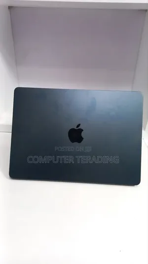 New Laptop Apple MacBook Air 2022 M2 8GB Apple M2 SSD 256GB