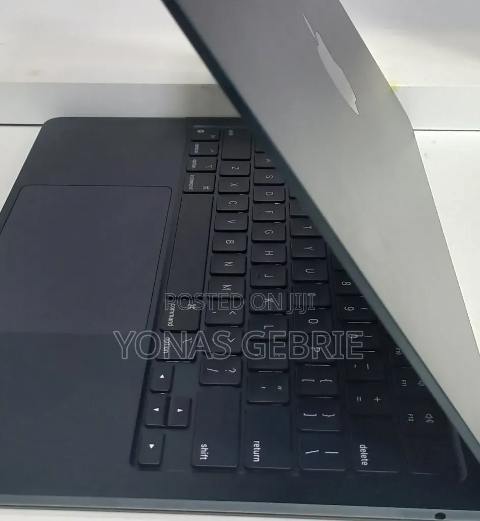 New Laptop Apple MacBook 8GB Apple M2 SSD 256GB