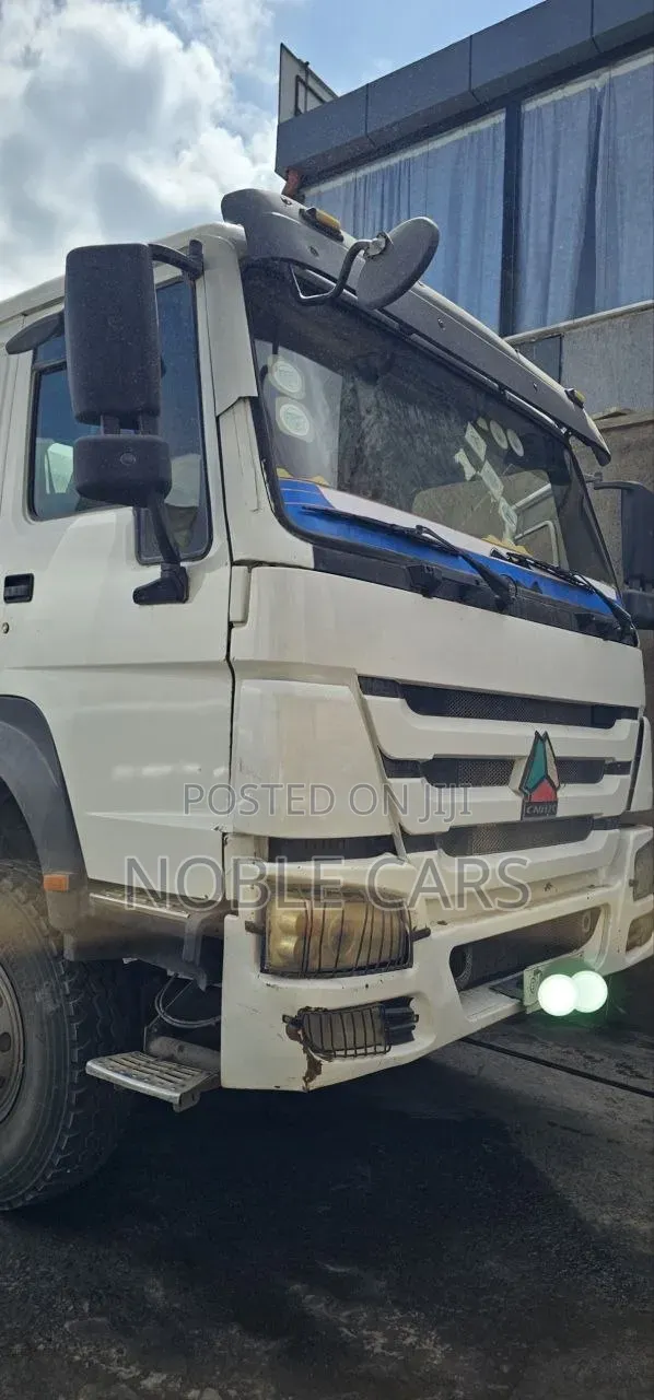 HOWO Sinotruk 2017 White