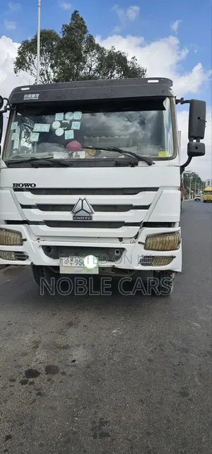 HOWO Sinotruk 2017 White