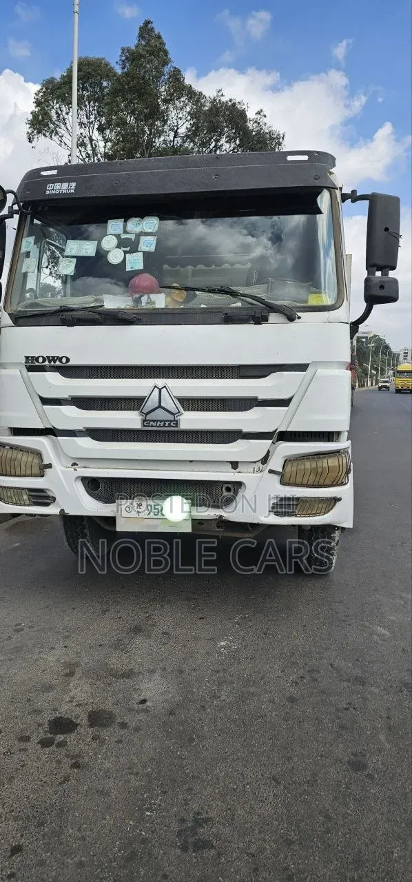 HOWO Sinotruk 2017 White