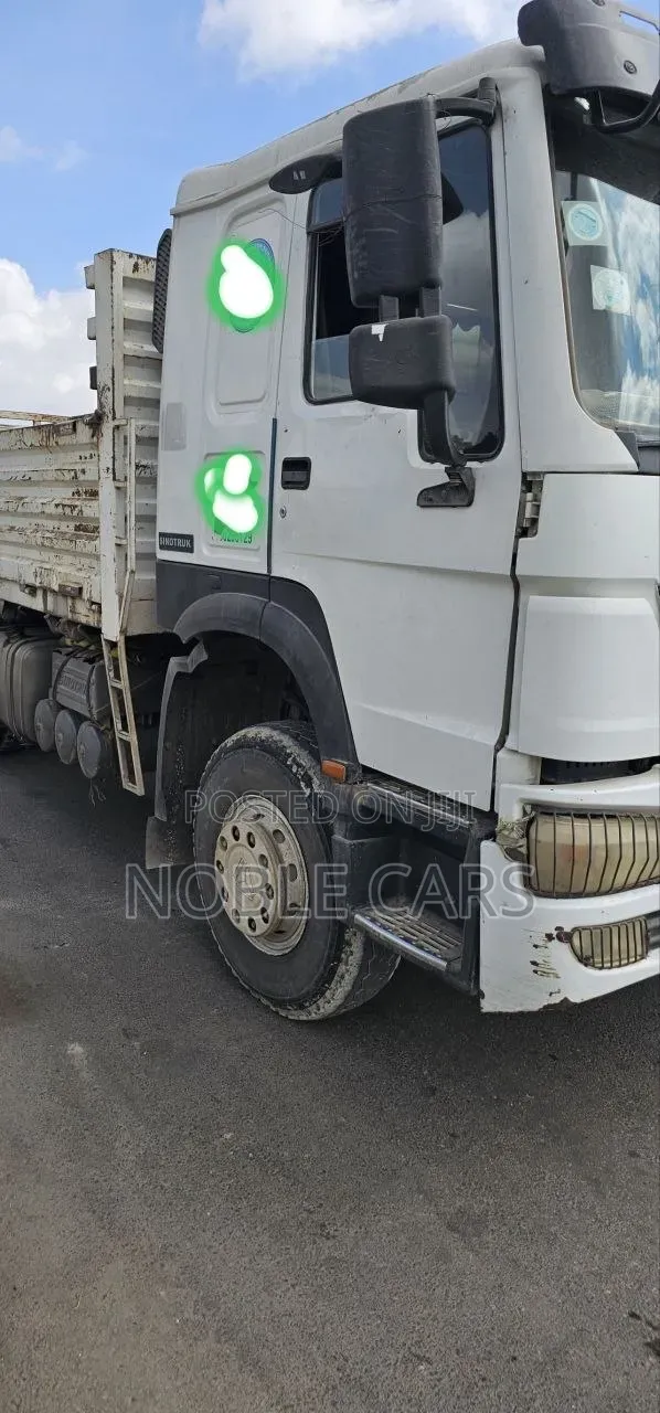 HOWO Sinotruk 2017 White