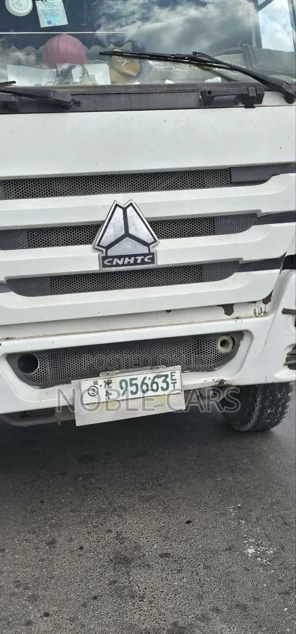 HOWO Sinotruk 2017 White