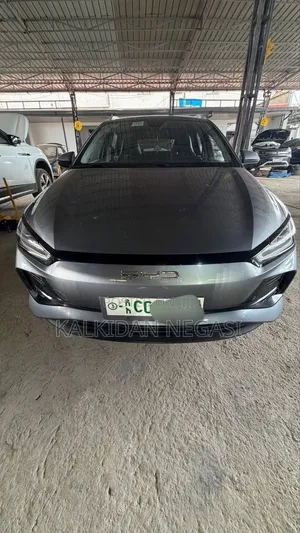 BYD E2 43 kWh 94 hp FWD 2025 Silver