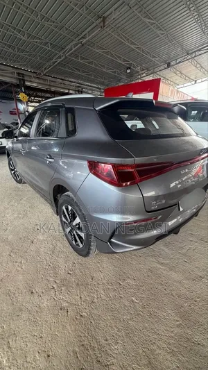 BYD E2 43 kWh 94 hp FWD 2025 Silver