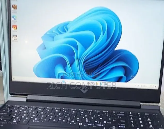New Laptop HP Victus 16 16GB AMD Ryzen 7 SSD 512GB