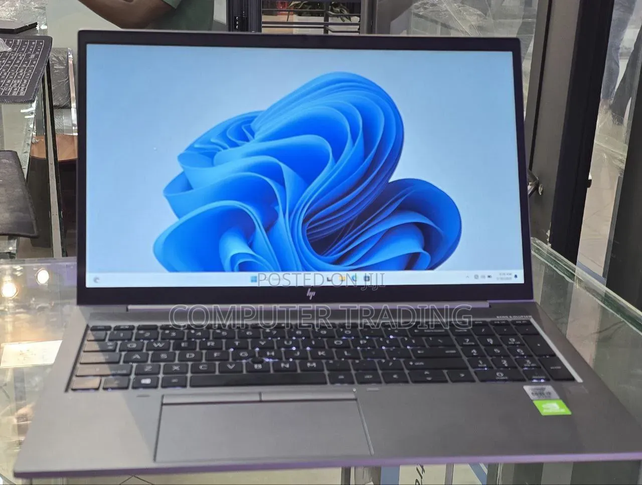New Laptop HP ZBook Firefly 15 G7 16GB Intel Core i7 SSD 1T
