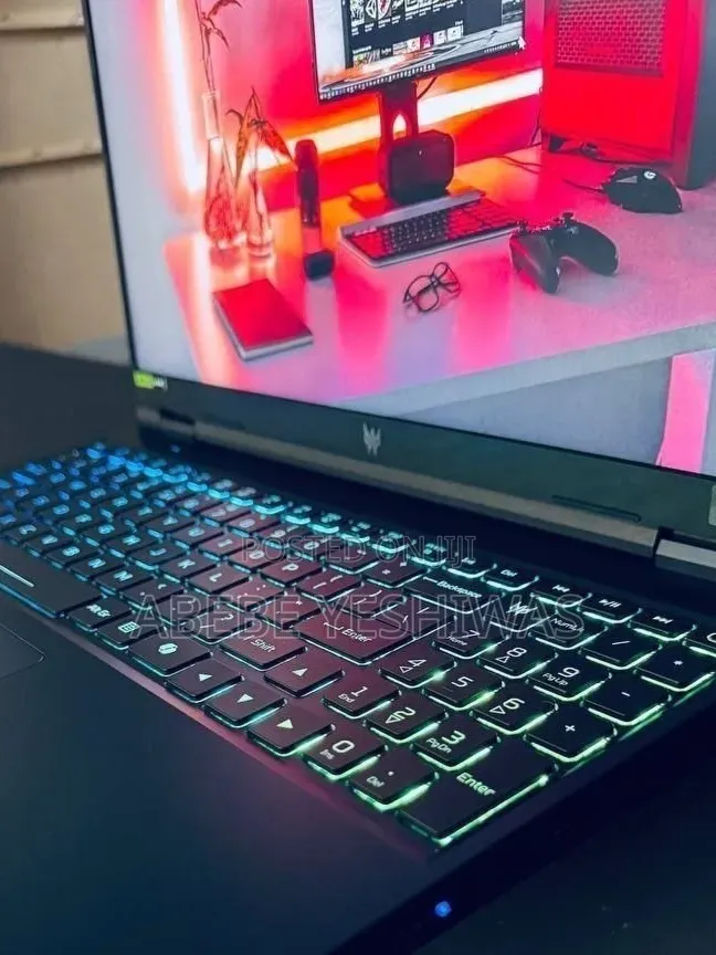 New Laptop Acer Predator Helios 18 PH18-71 16GB Intel Core i9 SSD 1T
