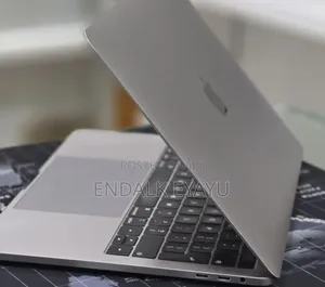 New Laptop Apple MacBook Pro 2019 16GB Intel Core i7 SSD 1T