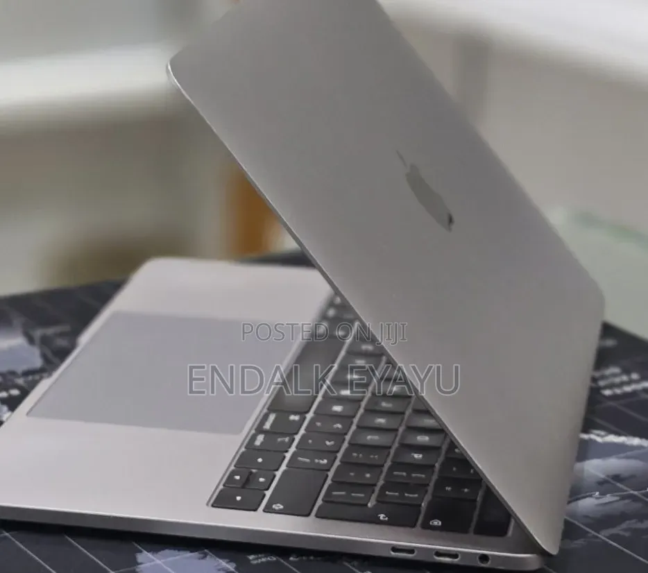 New Laptop Apple MacBook Pro 2019 16GB Intel Core i7 SSD 1T
