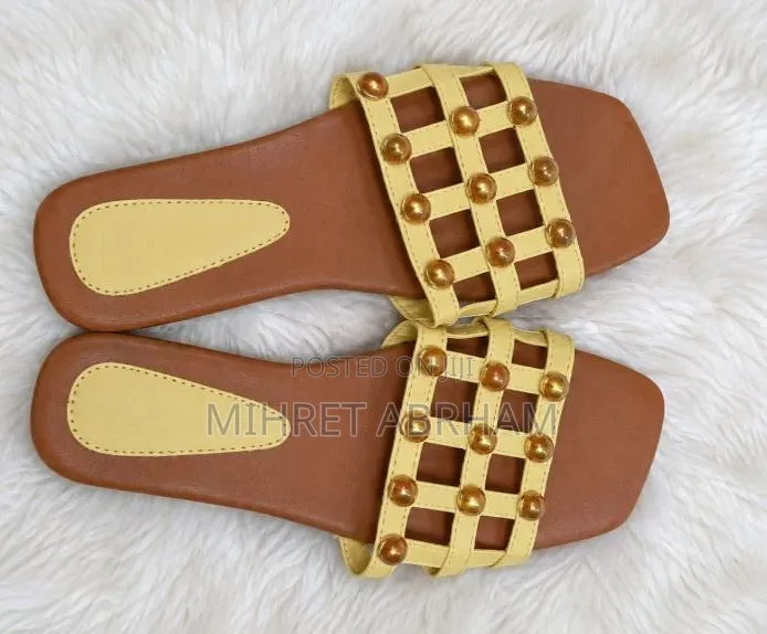 Studded Flat Sendals