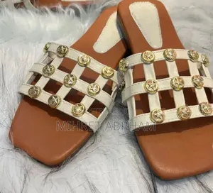 Studded Flat Sendals