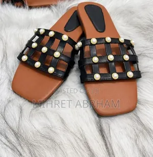 Studded Flat Sendals