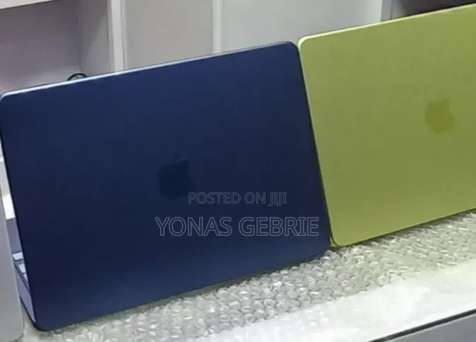 New Laptop Apple MacBook 8GB SSD 256GB