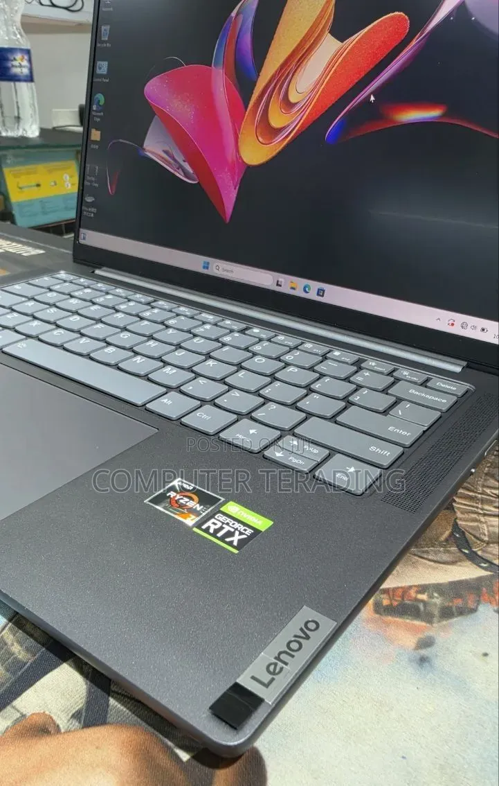 New Laptop Lenovo Yoga 2 16GB AMD Ryzen 7 SSD 1T