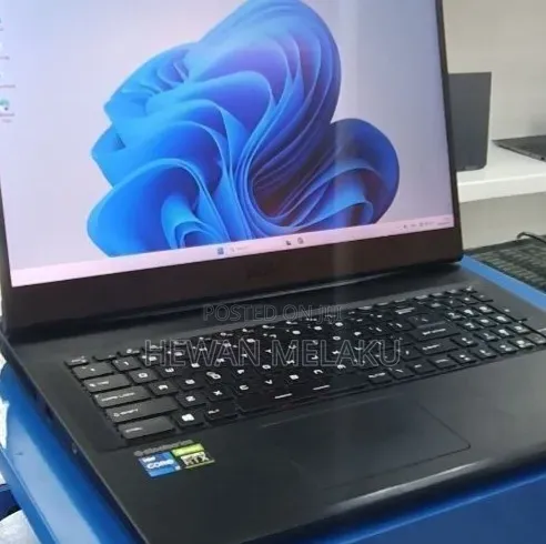 New Laptop MSI GP75 Leopard 16GB Intel Core i7 SSD 512GB