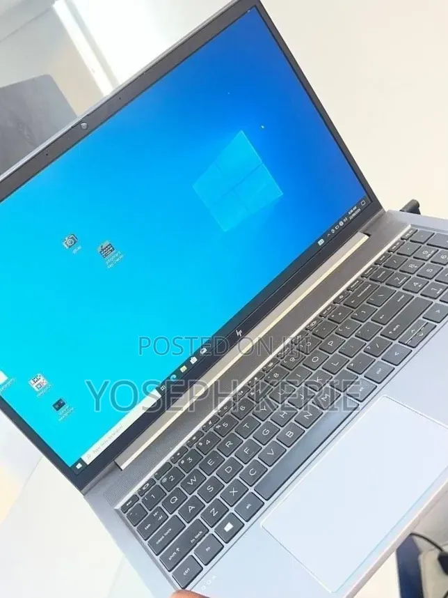 New Laptop HP ZBook Firefly G8 16GB Intel Core i7 SSD 512GB
