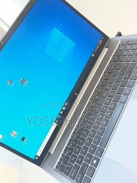 New Laptop HP ZBook Firefly G8 16GB Intel Core i7 SSD 512GB