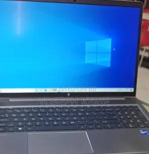 New Laptop HP ZBook Firefly G8 16GB Intel Core i7 SSD 512GB