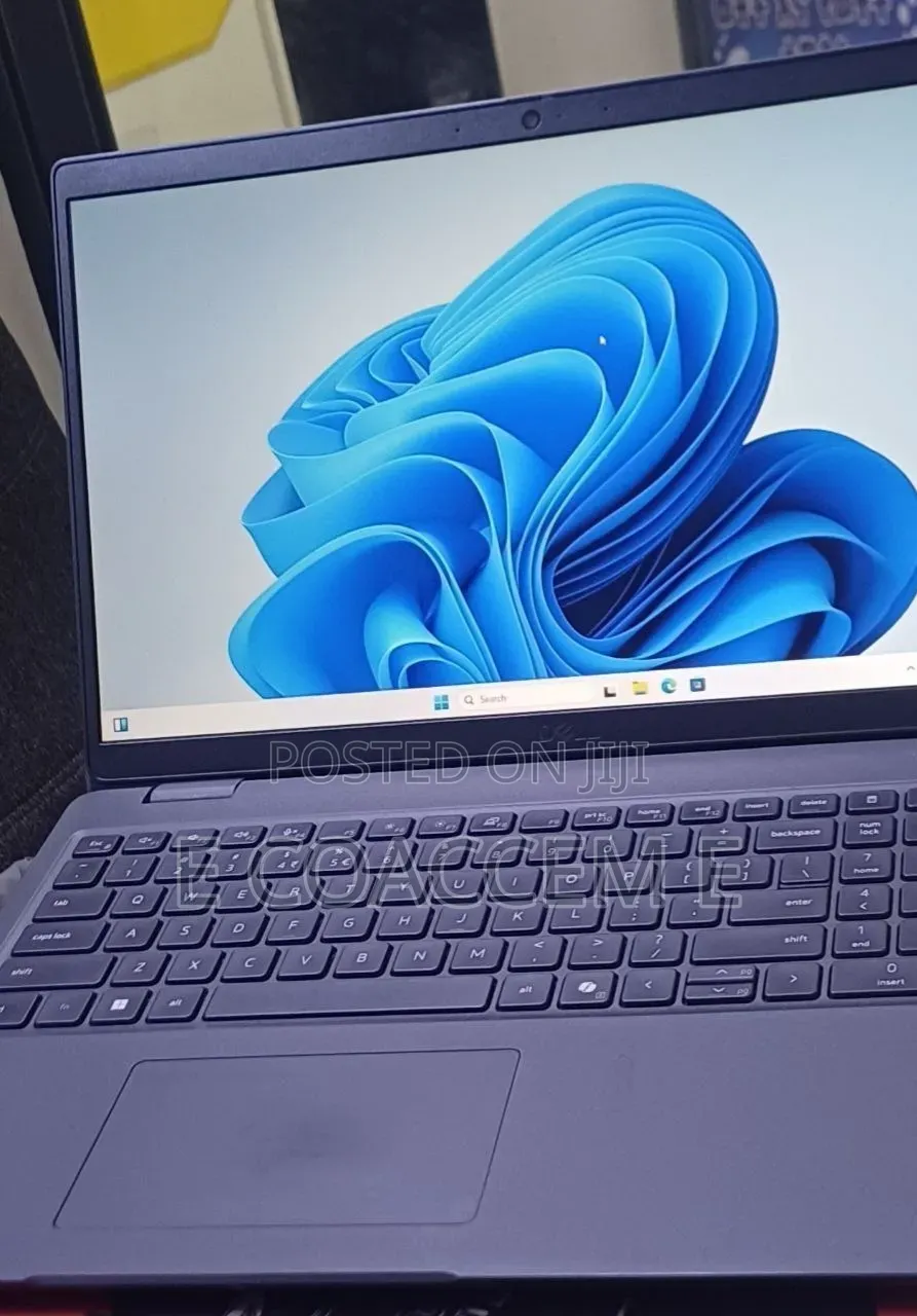 New Laptop Dell Latitude 3550 16GB Intel Core i7 SSD 512GB