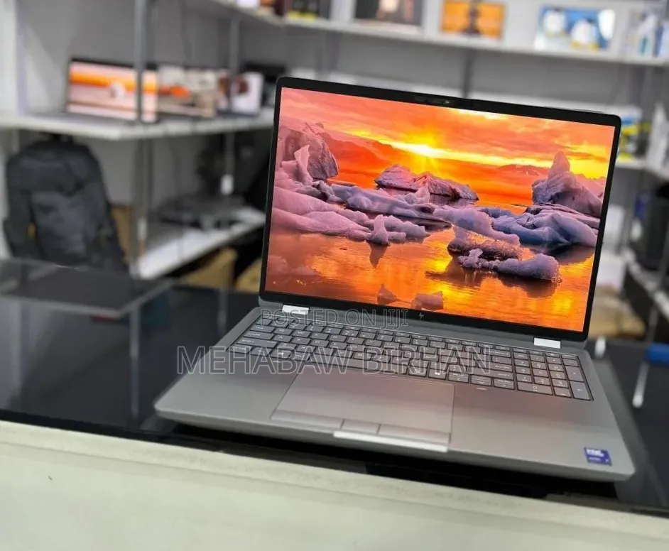 New Laptop HP ZBook Fury 17 G7 32GB Intel Core Ultra 7 SSD 1T