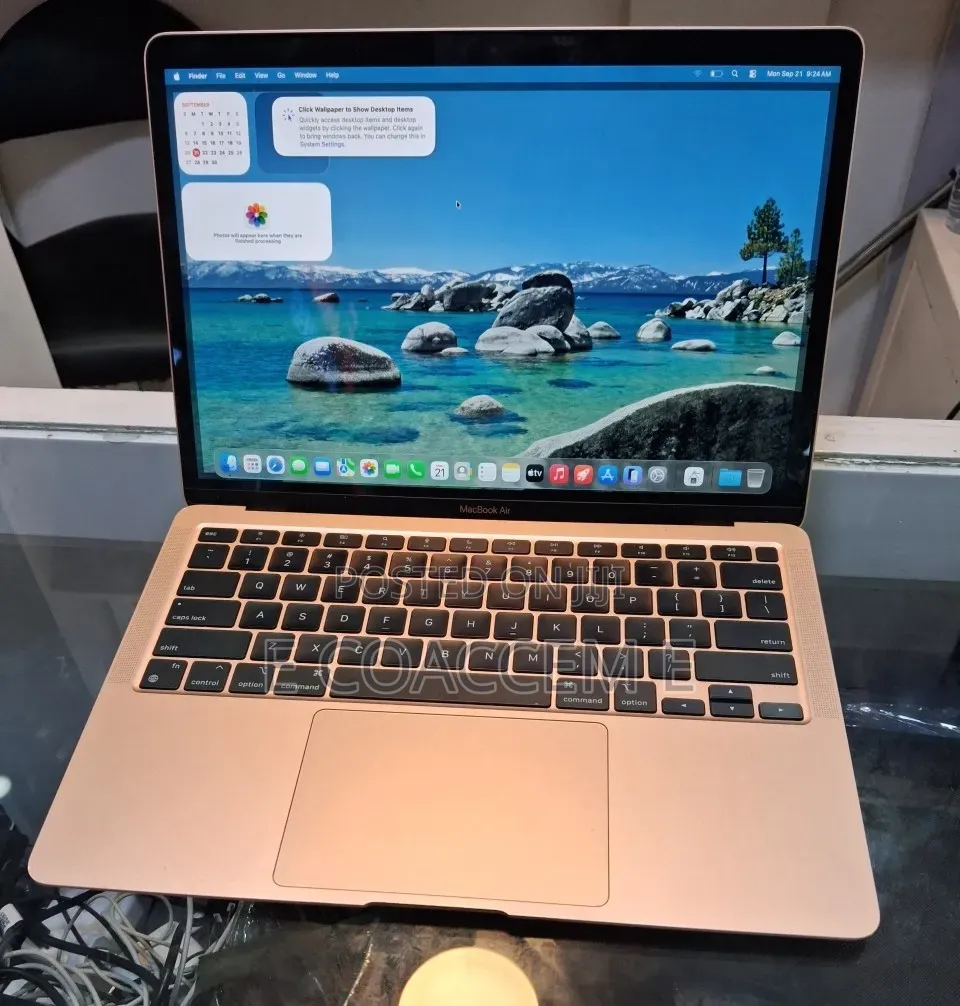 New Laptop Apple MacBook Air 2020 M1 8GB Apple M1 SSD 256GB