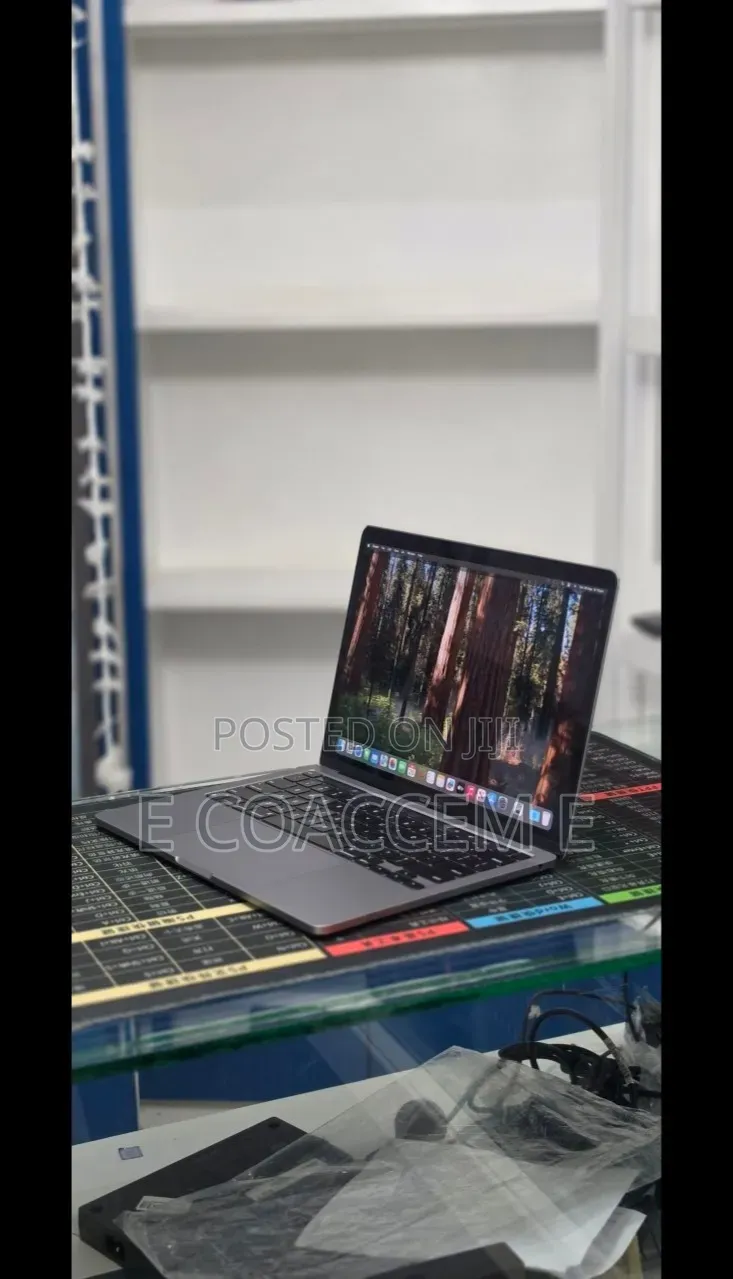 New Laptop Apple MacBook Pro 2021 M1 32GB Apple M1 SSD 1T