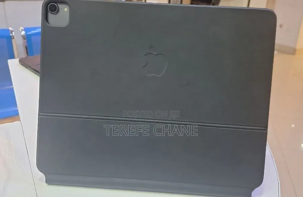 New Apple iPad Pro 12.9 (2021) 256 GB