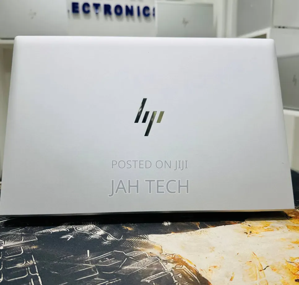 New Laptop HP EliteBook 830 G8 16GB AMD Ryzen 5 SSD 512GB
